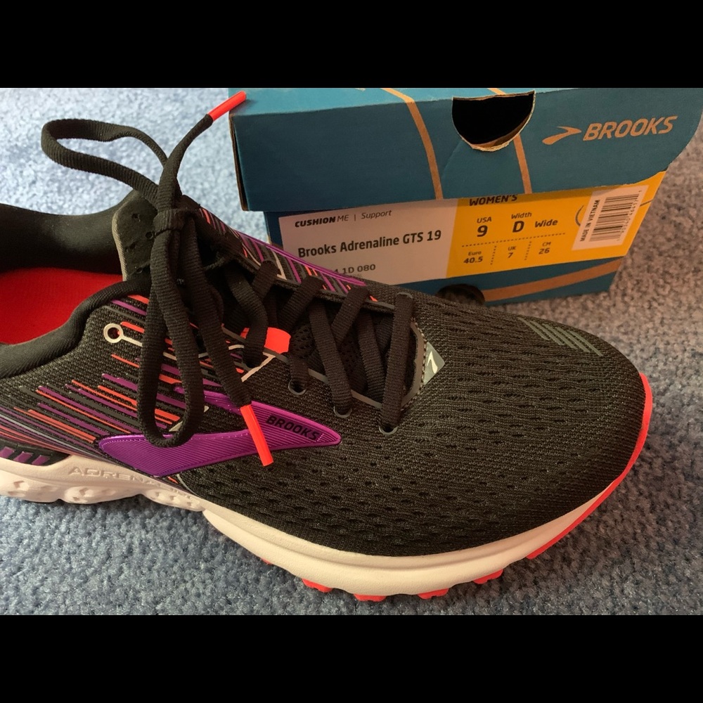 Brooks Adrenaline GTS19 running shoe. In great used condition.